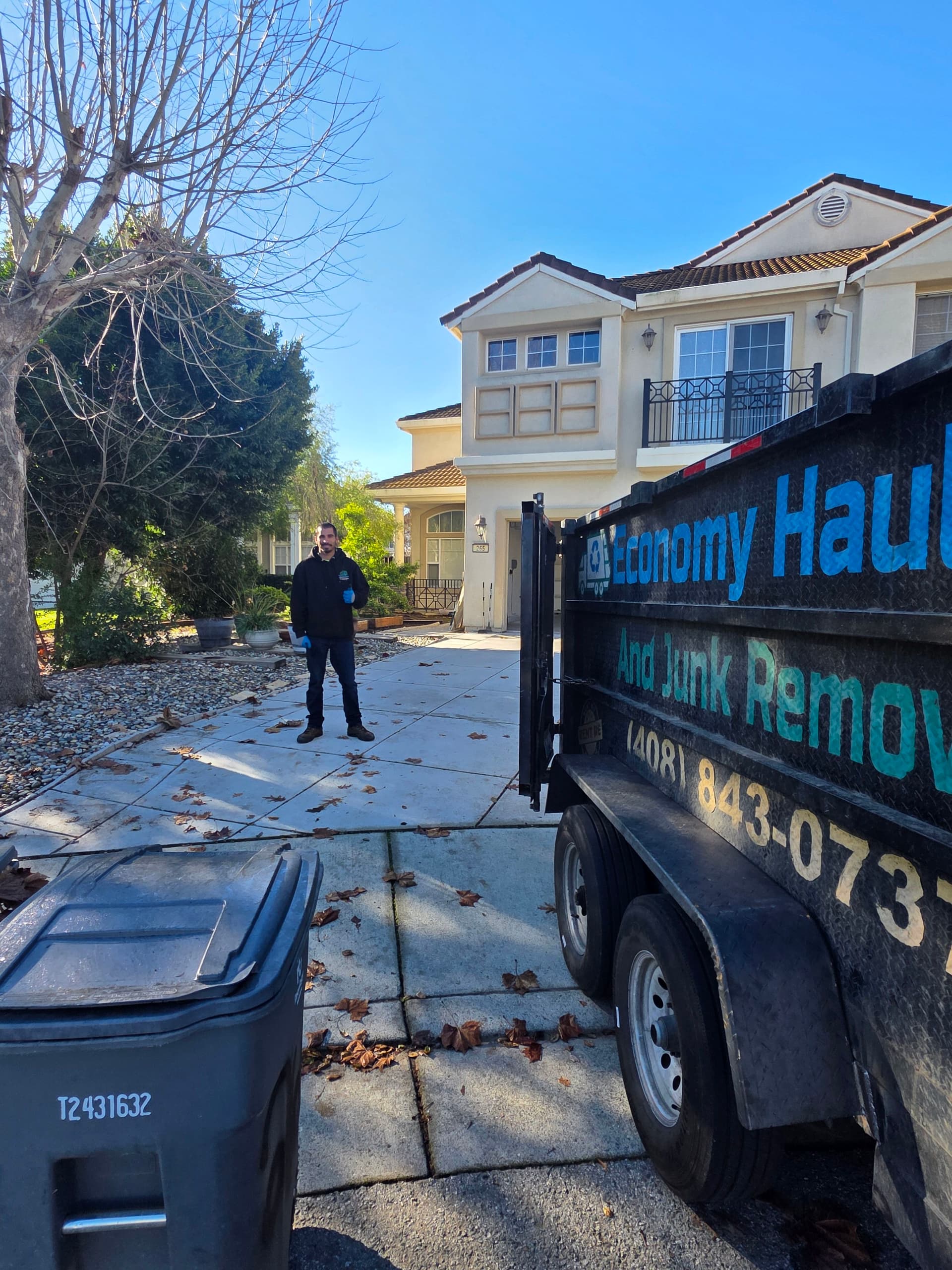 Gallery photos for Efficient Junk Removal in Morgan Hill for a Satisfied Customer: Image #1