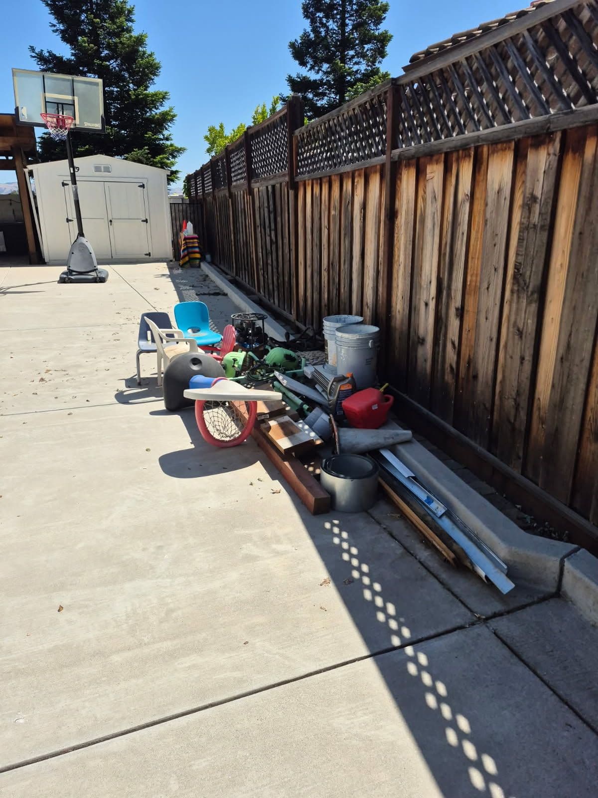 Gilroy CA Backyard Cleanup by Economy Hauling image