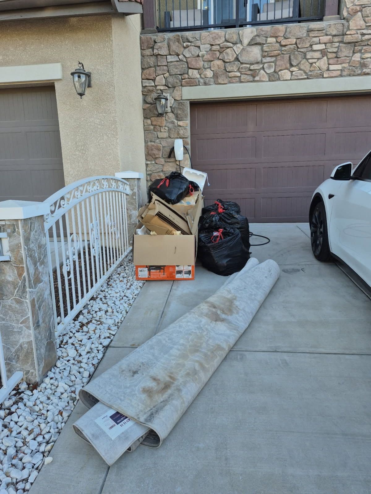 Driveway Transformation with Quick Junk Cleanup image