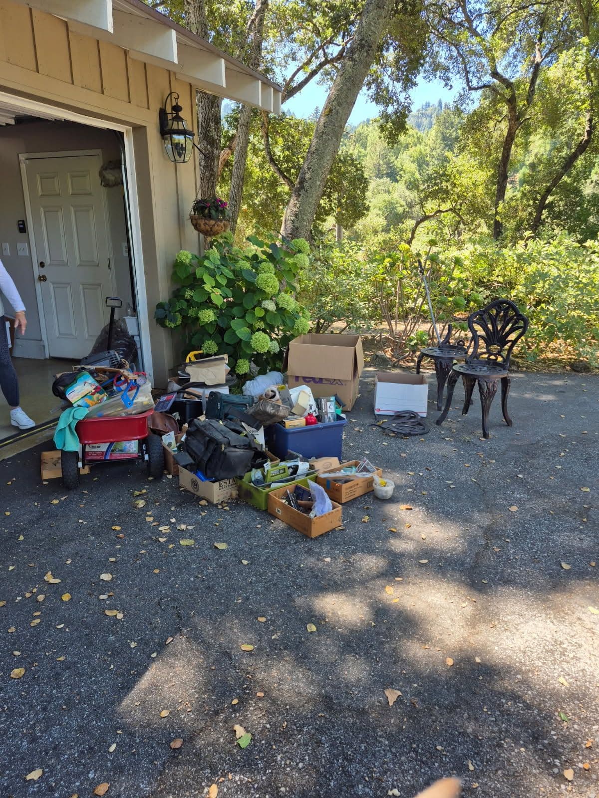 San Martin Garage Clean-Out Experts Ready to Help image