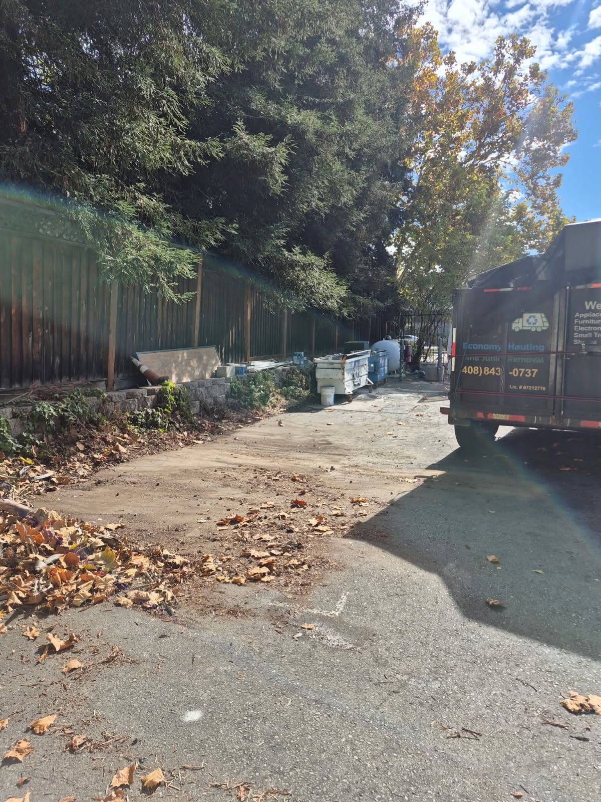 Efficient Junk Removal Service in Santa Clara County image
